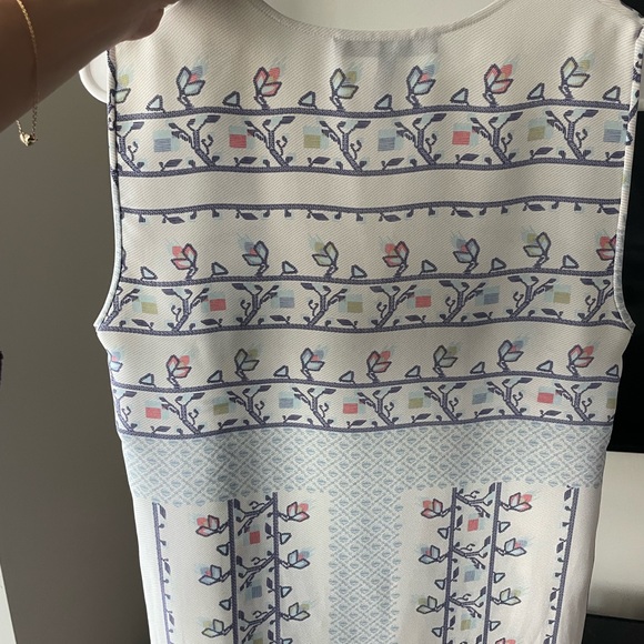 BCBG silk tank top - Picture 2 of 2